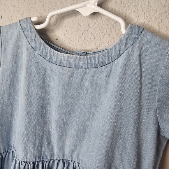 RuffleButts Top Toddler Girl 4T Blue Denim Chambray Ruffle Hi‎ Low Bell Sleeve - Picture 7 of 14